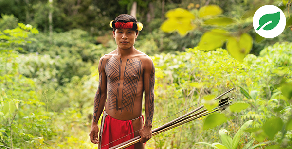 Junger Krieger der Waiãpi im Jungle