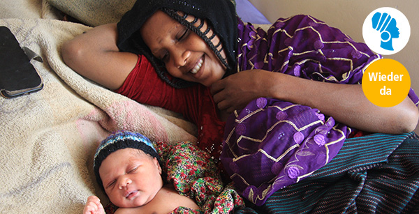 Mutter mit Säugling in unserer Geburtshilfeklinik