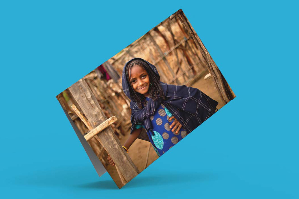 Grusskarte mit lächelndem Afrikanischen Mädchen - FGM
