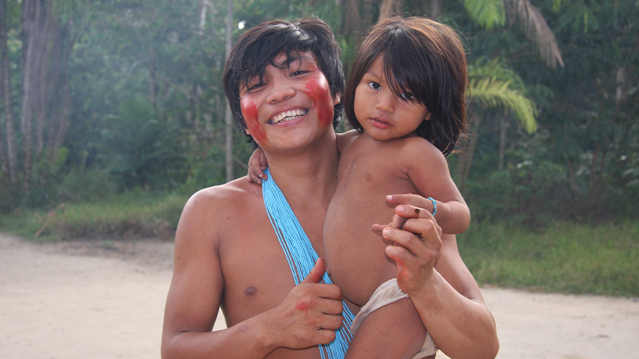 "Kinder sind unsere Zukunft. Wir sind die Hüter des Waldes für die Erde." Waiapi
